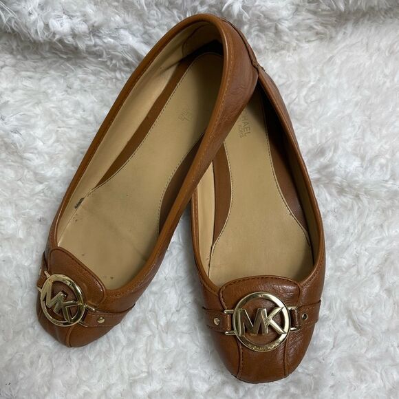 Michael Kors Fulton leather tan slip on flats with gold tone logo accent SZ7.5M - Picture 2 of 10